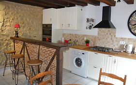 Le Pigeonnier, Maison De Charme Au Pied Du Chateau